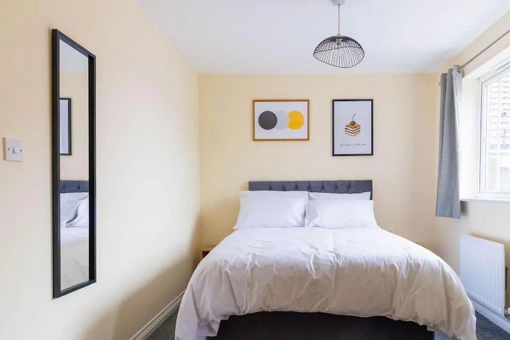 Stylish 3 Bedroom And Free Parking Thamesmead  United Kingdom