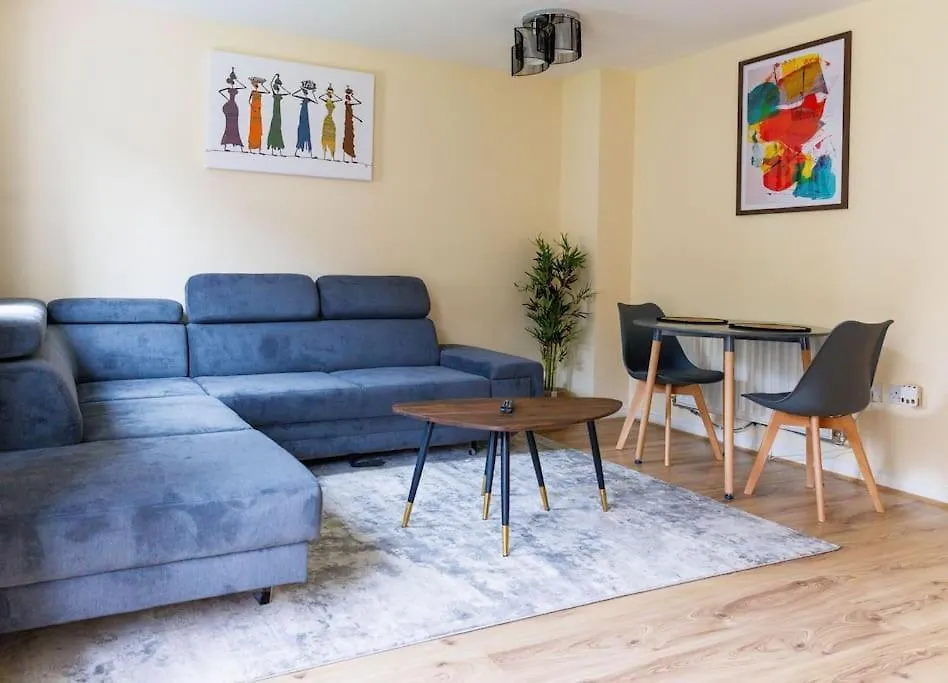 Stylish 3 Bedroom And Free Parking Thamesmead  0*, Thamesmead (Greater London)