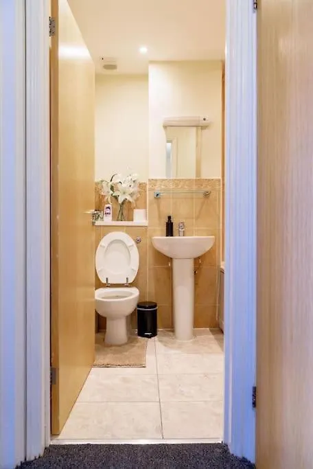 Stylish 3 Bedroom And Free Parking Thamesmead  United Kingdom