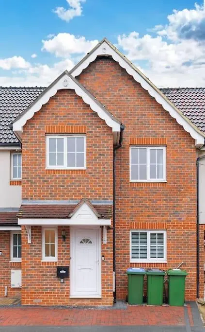Holiday home Stylish 3 Bedroom And Free Parking Thamesmead