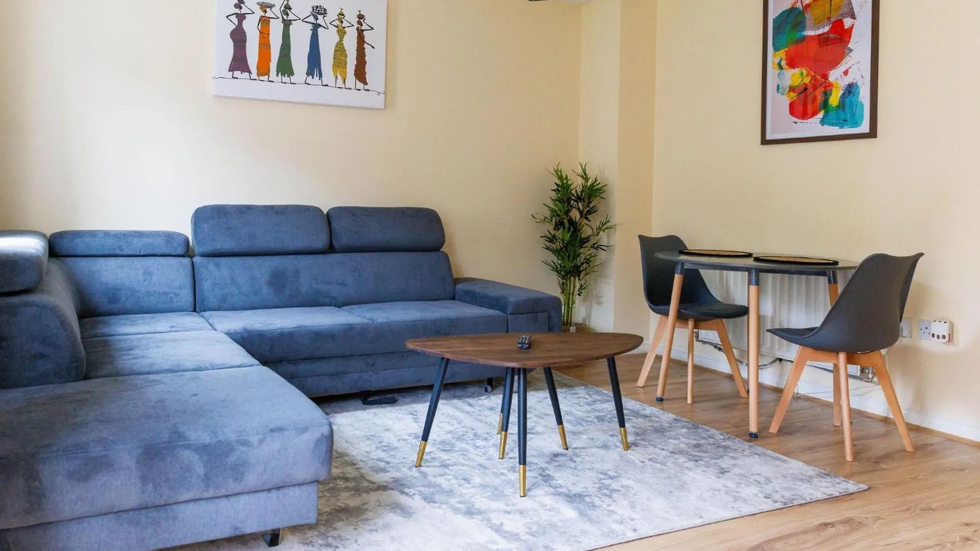 Stylish 3 Bedroom And Free Parking Thamesmead